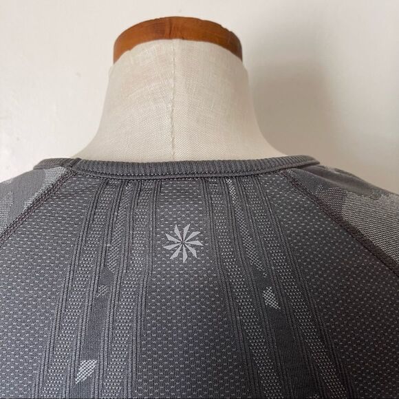 Athleta Gray Camo Cinched Short sleeves top - Picture 5 of 6